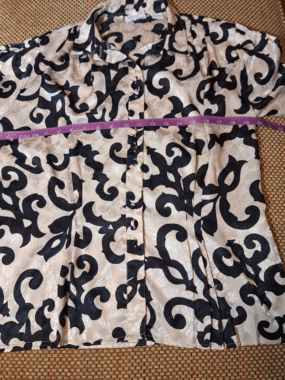 Anne Klein Black and Cream Abstract Scroll Pattern Button-Front Blouse - Picture 3 of 11